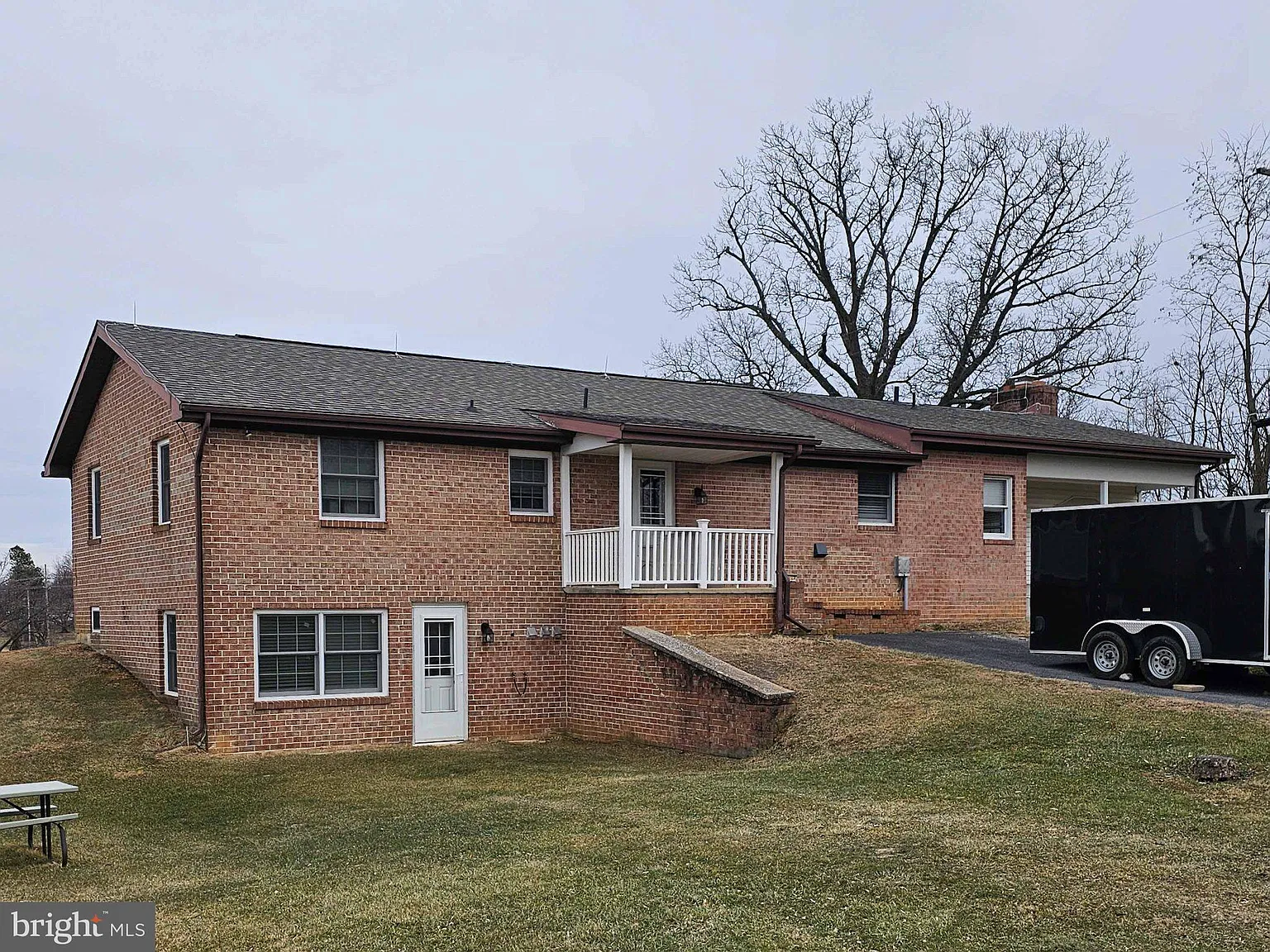 4 bed, 2.5 bath, 3196 sqft, $2,495 — Photo 2