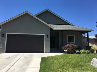 2190 NW Kip Ln, Grants Pass, OR 97526