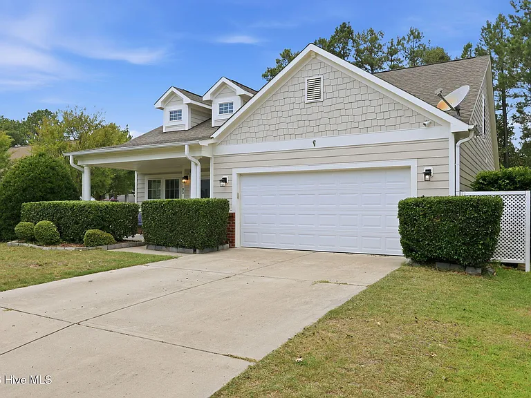 105 Moultrie Ln — Photo 3