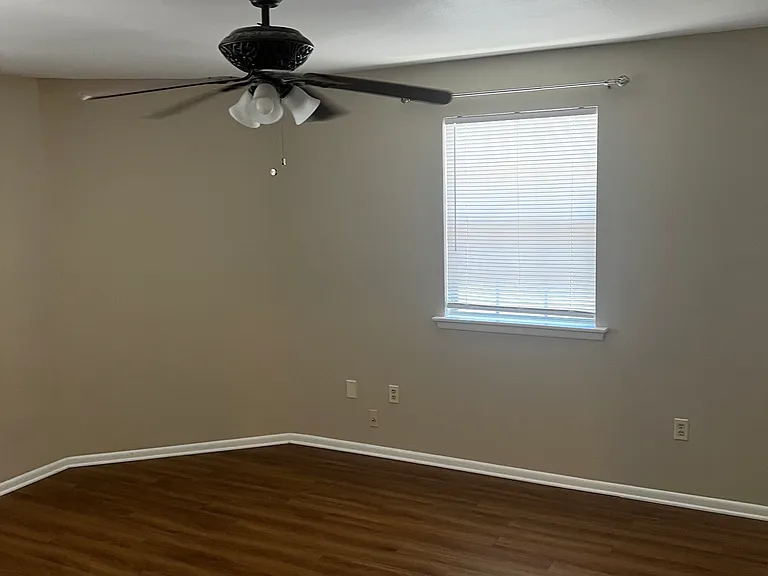 725 Heavens Dr #4 — Photo 10