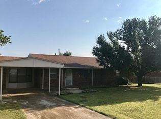 611 Ridgeway St, Geronimo, OK 73543