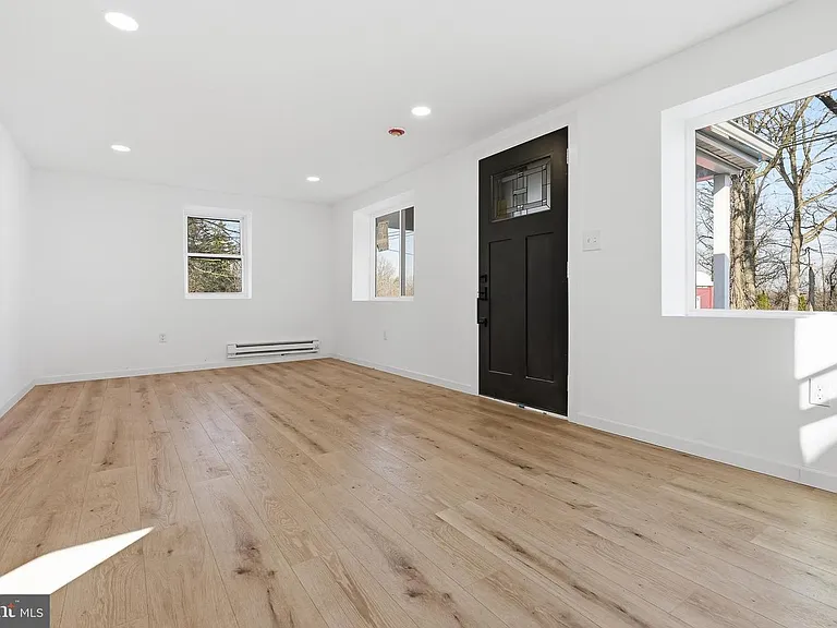 937 High St — Photo 8