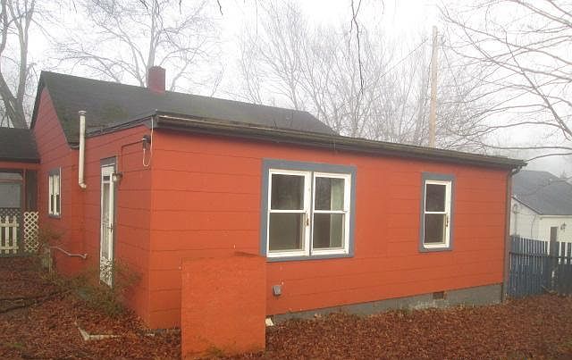 1st image of 332 N Oak St