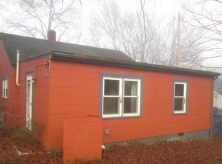 332 N Oak St, Statesville, NC 28677
