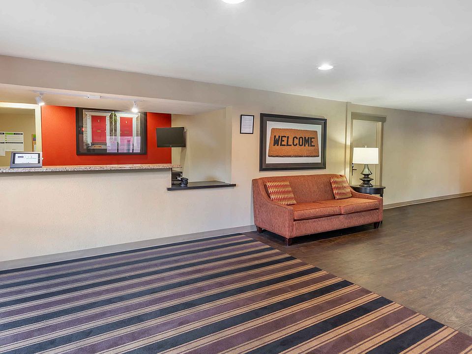 Lobby and Guest Check-in