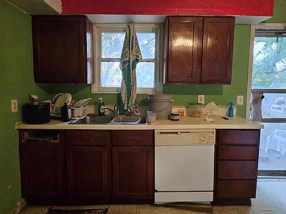 3rd image of 2350 Kingswood Dr
