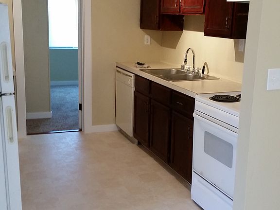 3rd image of 2140 5th St