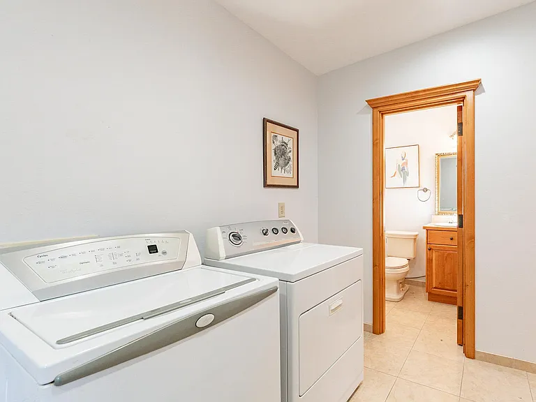 E Montecello Ct — Photo 45