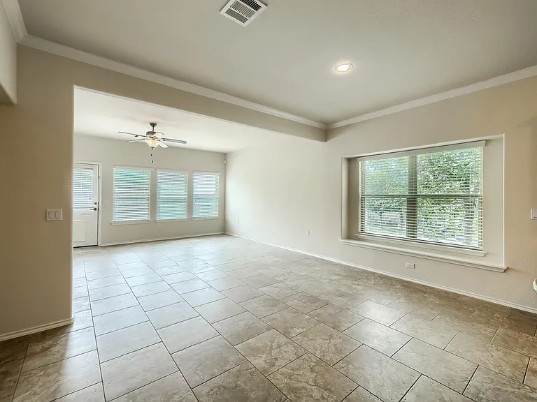 10001 Pinnacle Crest Loop — Photo 15