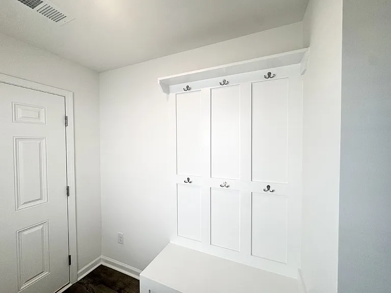 551 Seaborn Cir — Photo 6