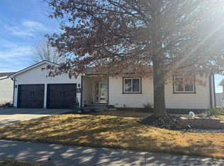 73 La Platte Rd, Kearney, NE 68845