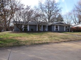 79 Glen Cove Dr, Chesterfield, MO 63017