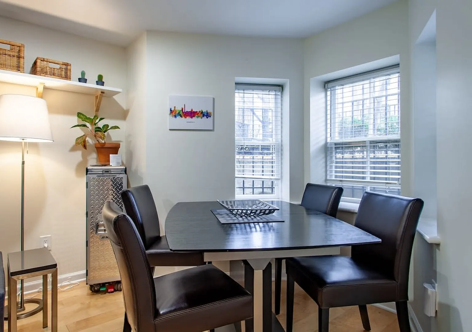 Logan Circle 1BR - Walk to U St Metro — Photo 3