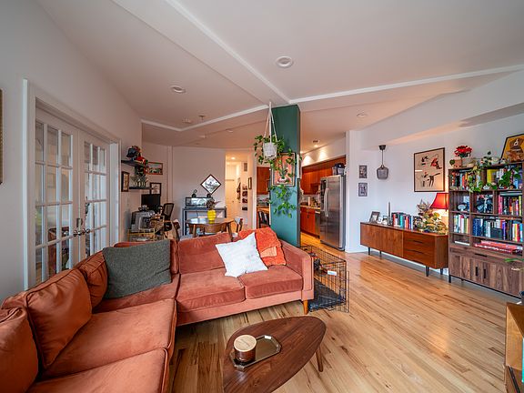 4th image of 4616 N Kenmore Ave APT 306
