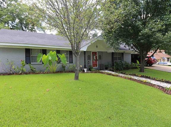 2nd image of 115 Belaire Dr