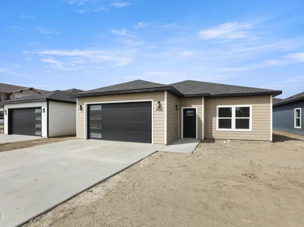 3422 34th St W, Williston, ND 58801