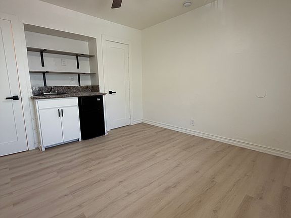 3rd image of 1411 Crenshaw Blvd APT 5