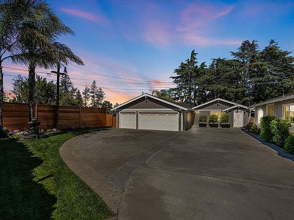 5th image of 10642 N Portal Ave
