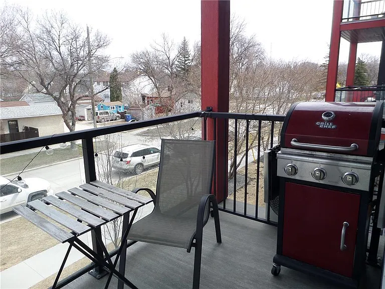 670 Hugo St S #202 — Photo 13