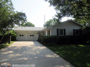 7901 Sycamore Dr, Lincoln, NE 68506