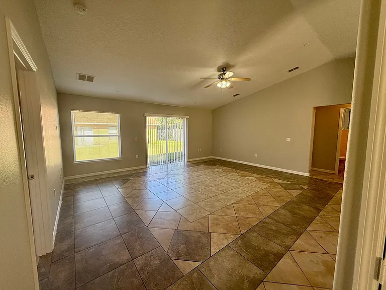442 Flamingo Ct — Photo 4