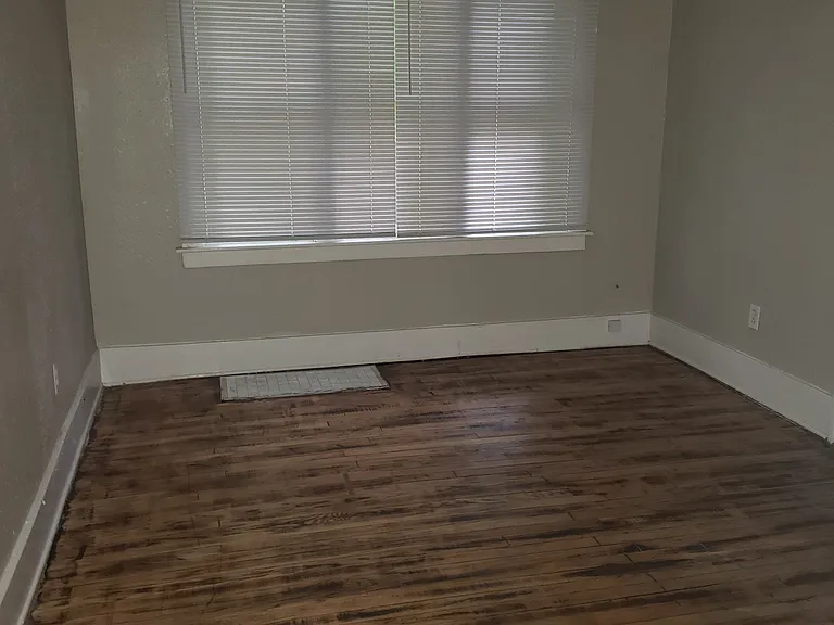 5077 Berkshire St — Photo 10