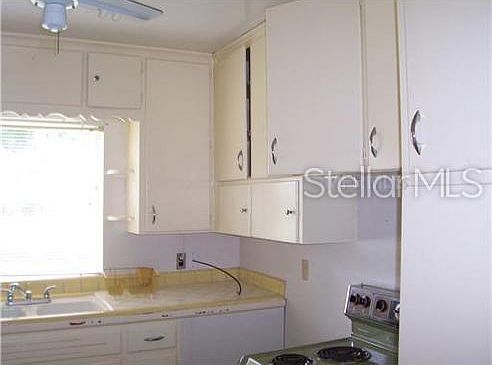 5th image of 448 Lakeview Ave