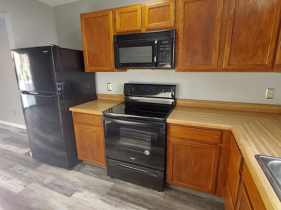 5th image of 3285 Canyon Dr Unit 31