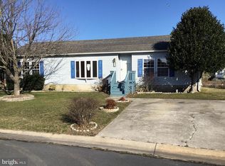35 Deep Channel Dr, Berlin, MD 21811