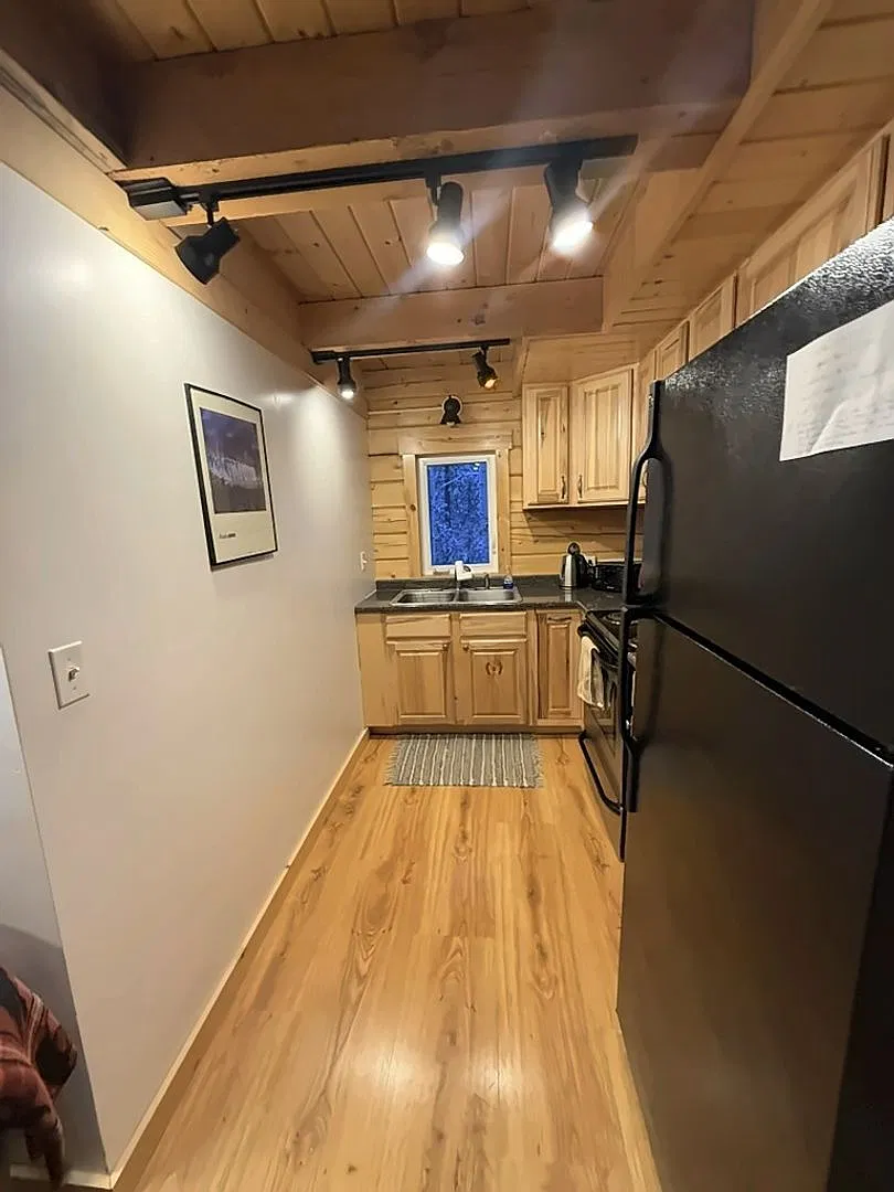 Cozy 1 Bed Cabin in the Trees Partially Furnished w/ Laundry & Running Water 10 Min to Eielson AF... — Photo 3