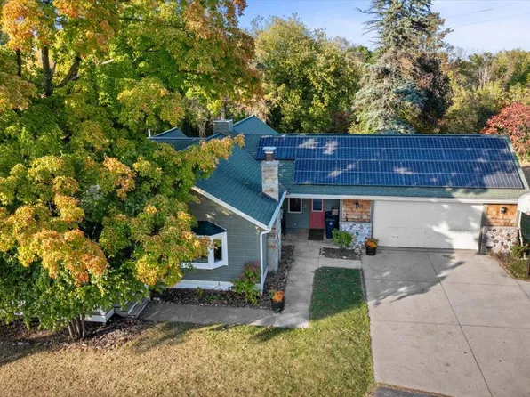 80 Evergreen DRIVE, Plymouth, WI 53073