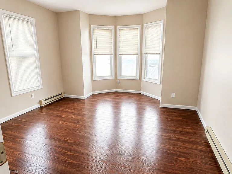 743 E Grape St #1 — Photo 9