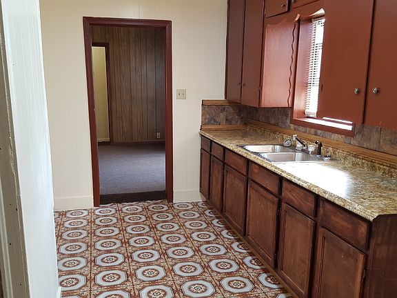 4th image of 3875 East Lynnwood