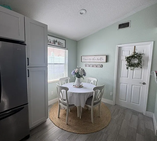 216 Somerset Dr — Photo 17