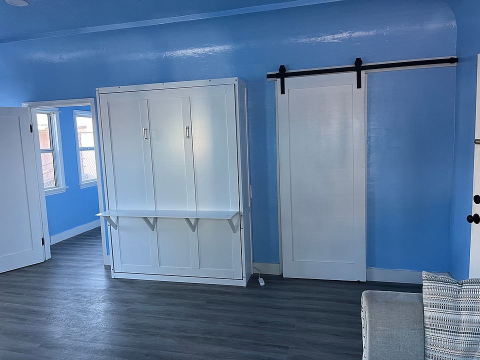 Murphy bed and private walk-in Closet.