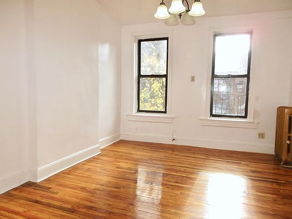 3rd image of 516 Sterling Pl APT 3L
