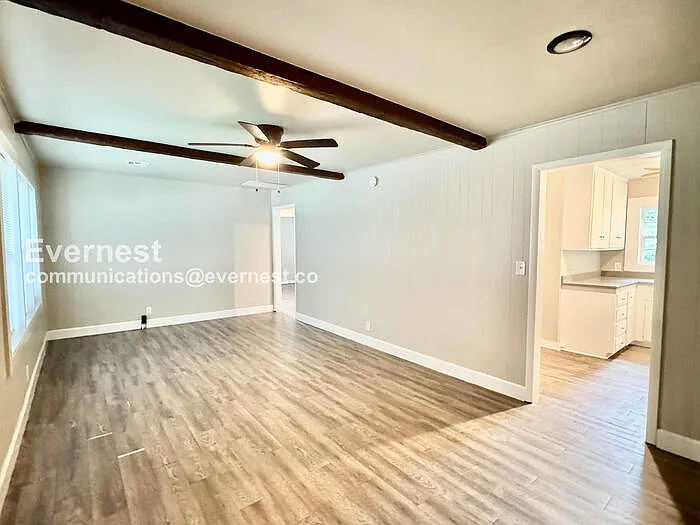 802 N Birch St — Photo 7