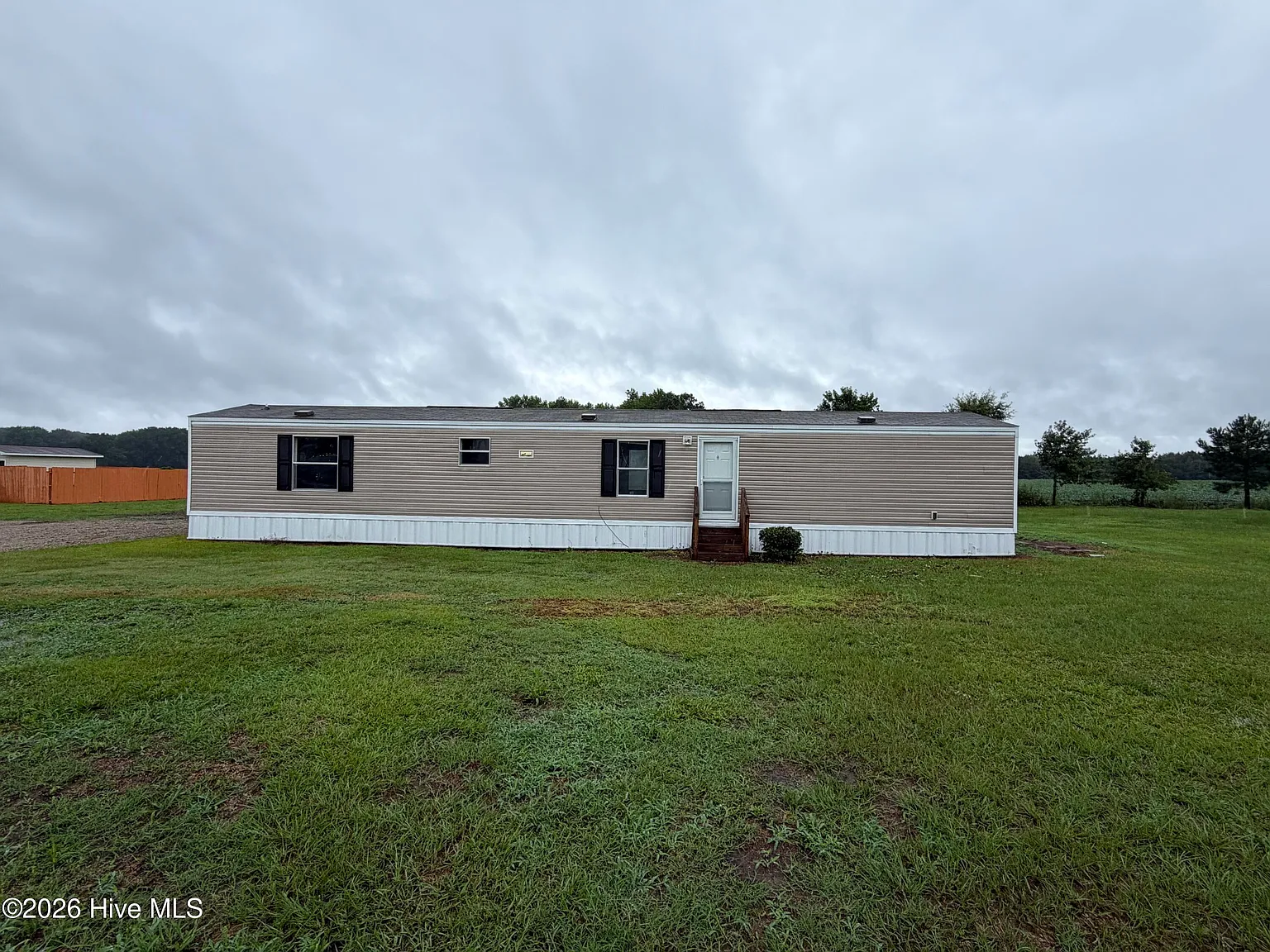 3 bed, 2.0 bath, 938 sqft, $1,200 — Photo 1