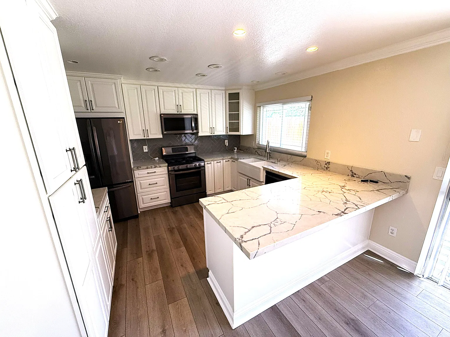 3 bed, 1263 sqft, $2,800 — Photo 2