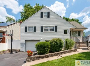 171 Arlington Dr, Fords, NJ 08863