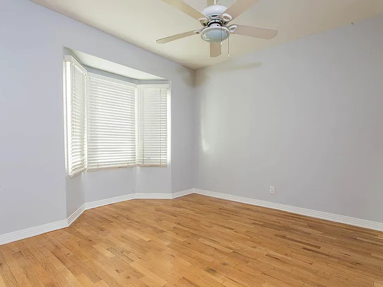 2654 Granville Ave — Photo 6