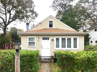 105 Hillcrest Rd, Niantic, CT 06357