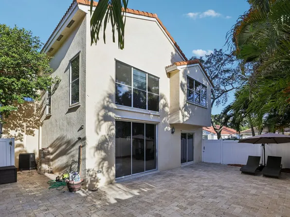 972 Azure Lane, Weston, FL 33326