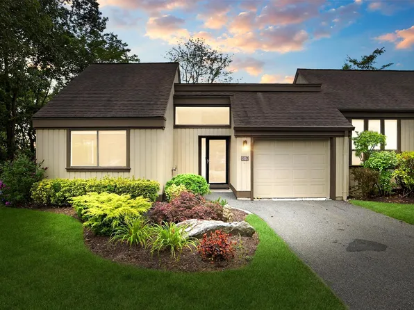 582 Heritage Hills #A, Somers, NY 10589