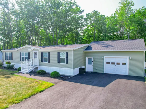 5 Trent Drive, Lisbon, ME 04250