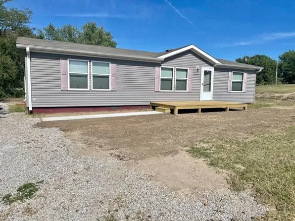 403 E 18th St, Concordia, KS 66901