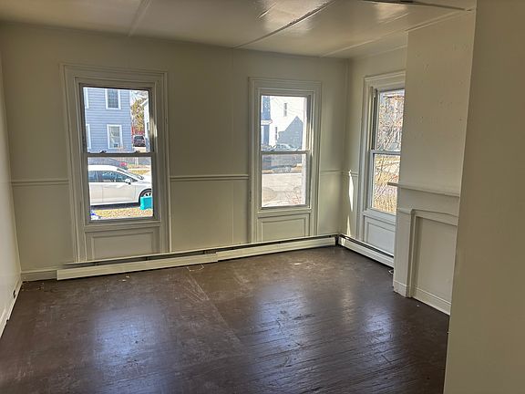 2nd image of 21 Jewett Ave APT 1