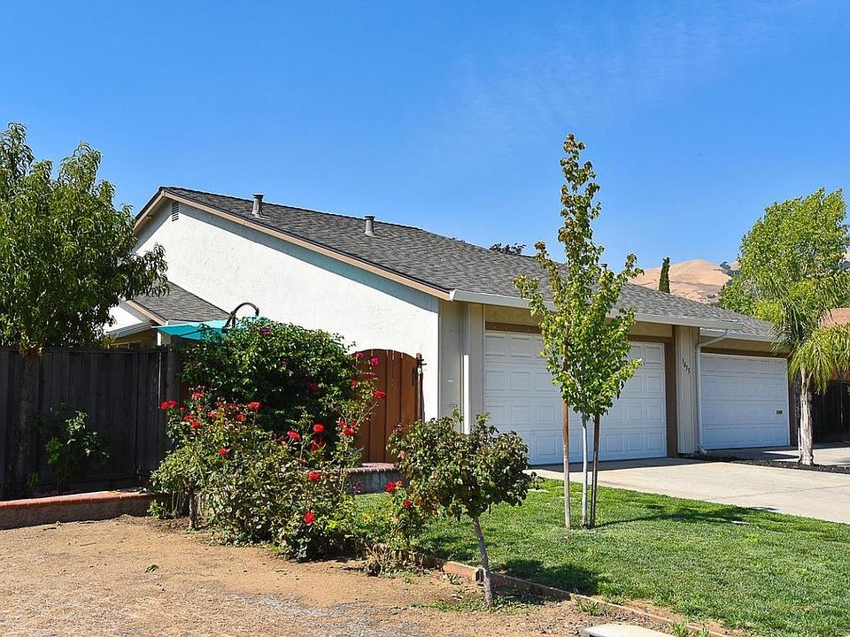 1st image of 3435 Youngs Cir
