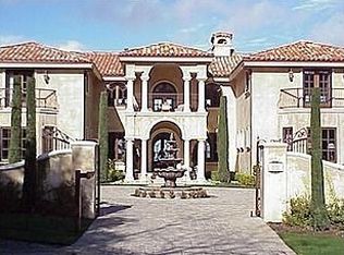 10285 Magdalena Rd, Los Altos Hills, CA 94024