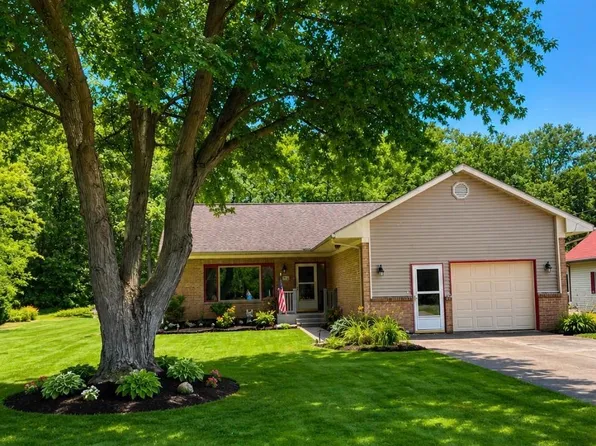 4656 E Karlite Dr, Pt Clinton, OH 43452